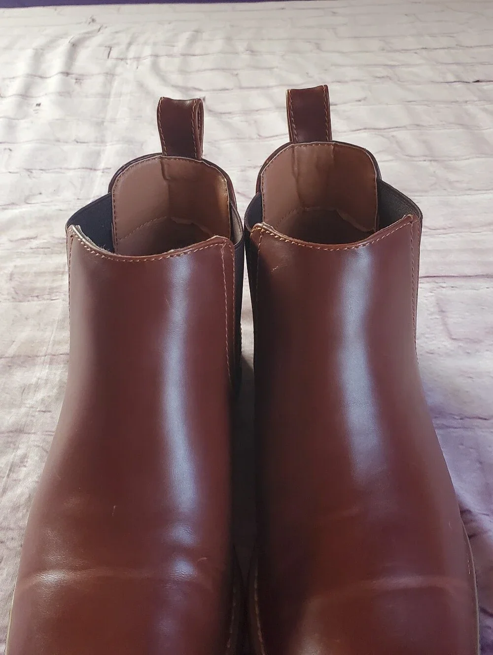 DEER STAGS  Rockland Round Toe Chelsea Boots In Redwood Slip-on Office Career 6M